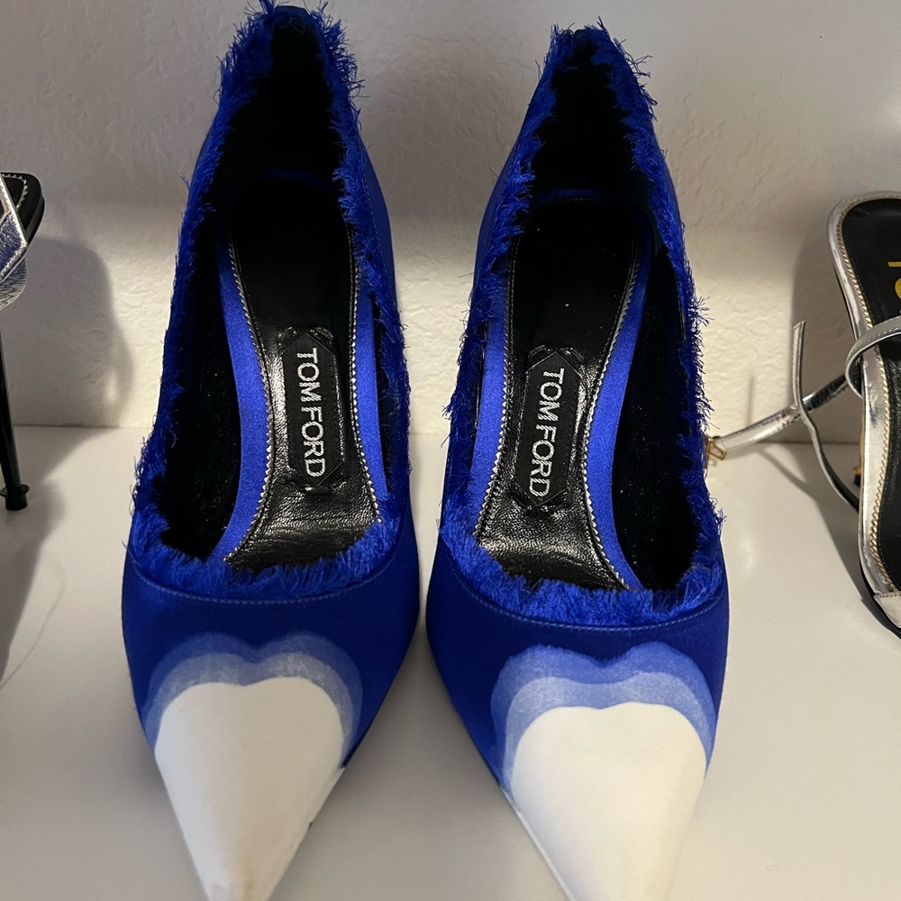 AUTHENTIC  Satin Tom Ford Pumps!